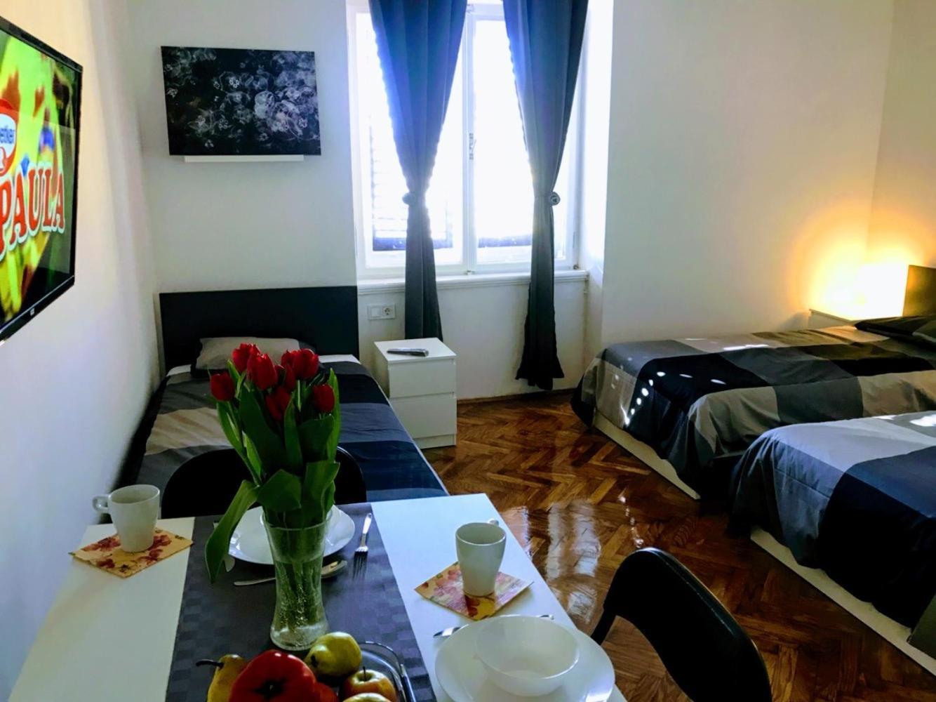 Apartment Pula-center And *
